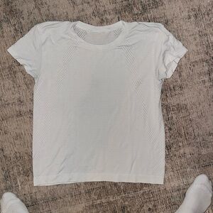 Size 6 lululemon loose fast and free shirt
